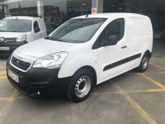 https://lasfurgonetasdealfonso.com/media/com_expautospro/images/big/furgonetas_de_segunda_mano_peugeot_partner_6a22efbf40a56.JPG