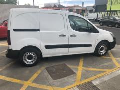 https://lasfurgonetasdealfonso.com/media/com_expautospro/images/big/furgonetas_de_segunda_mano_peugeot_partner_6a22efc1a17f9.JPG